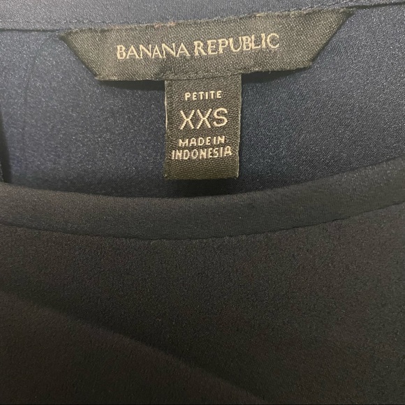 Banana Republic BLACK high low sleeveless blouse back button detailing size M - Picture 3 of 8